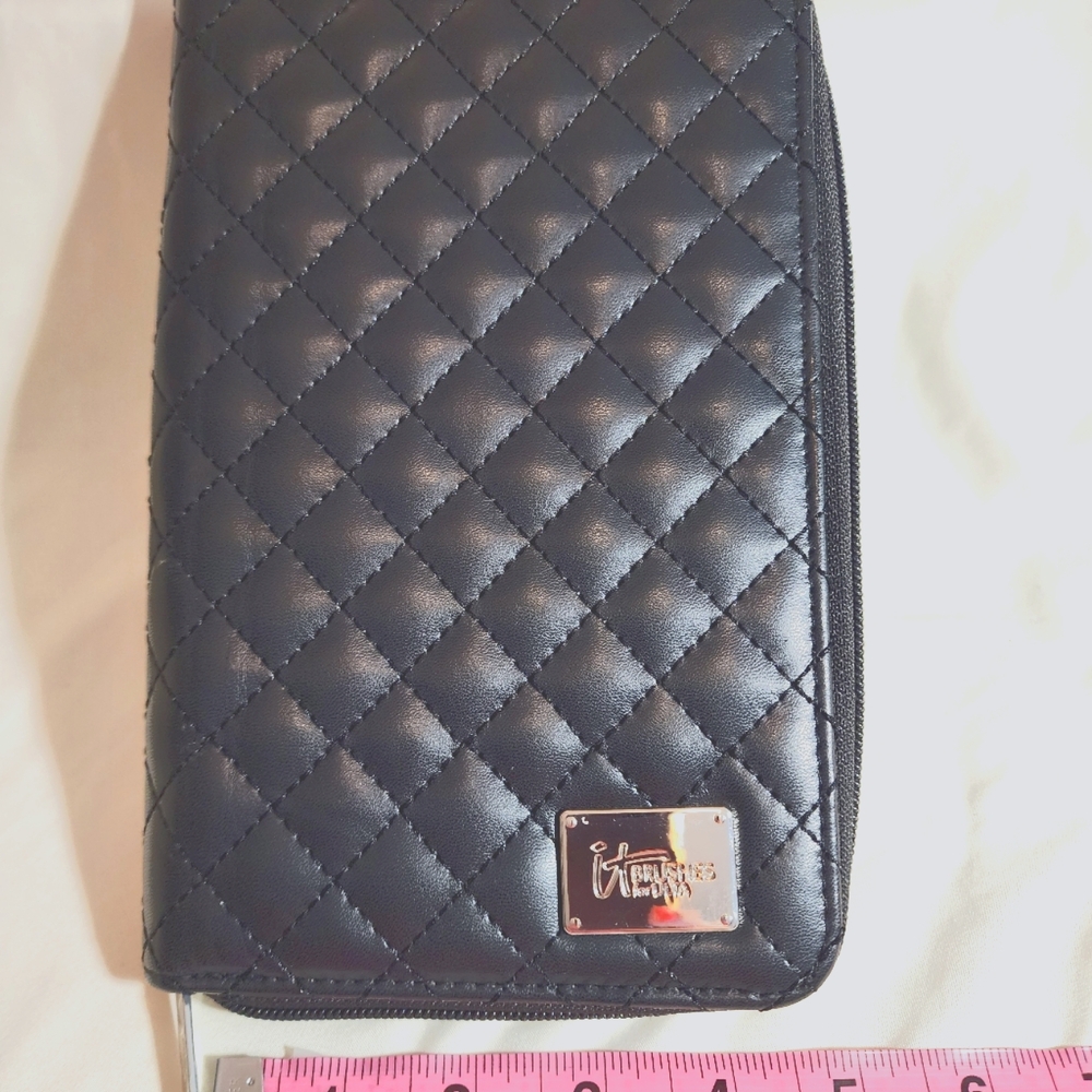 IT Brushes bag